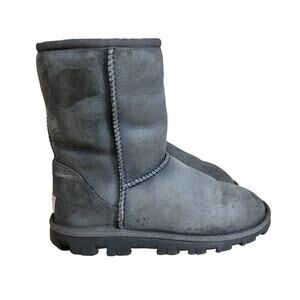 UGG Australia - Essential Short Classic - Boots - Gray - Women's - 6 - S/N 5835